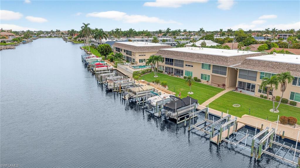 COMMODORE CONDO - Residential