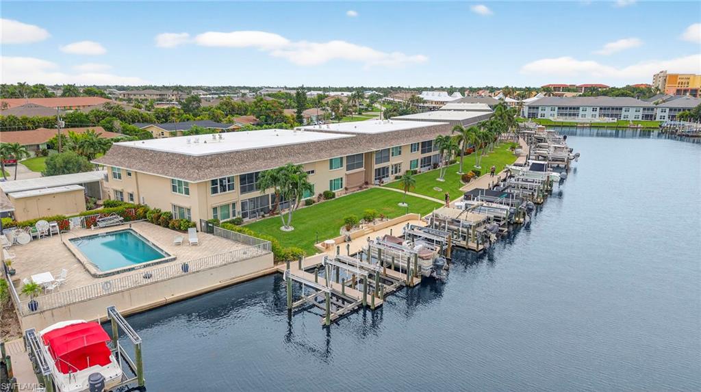 COMMODORE CONDO - Residential