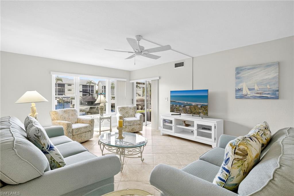 COMMODORE CONDO - Residential