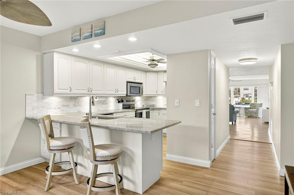 COMMODORE CONDO - Residential