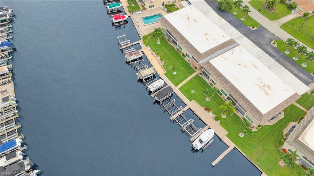 COMMODORE CONDO - Residential