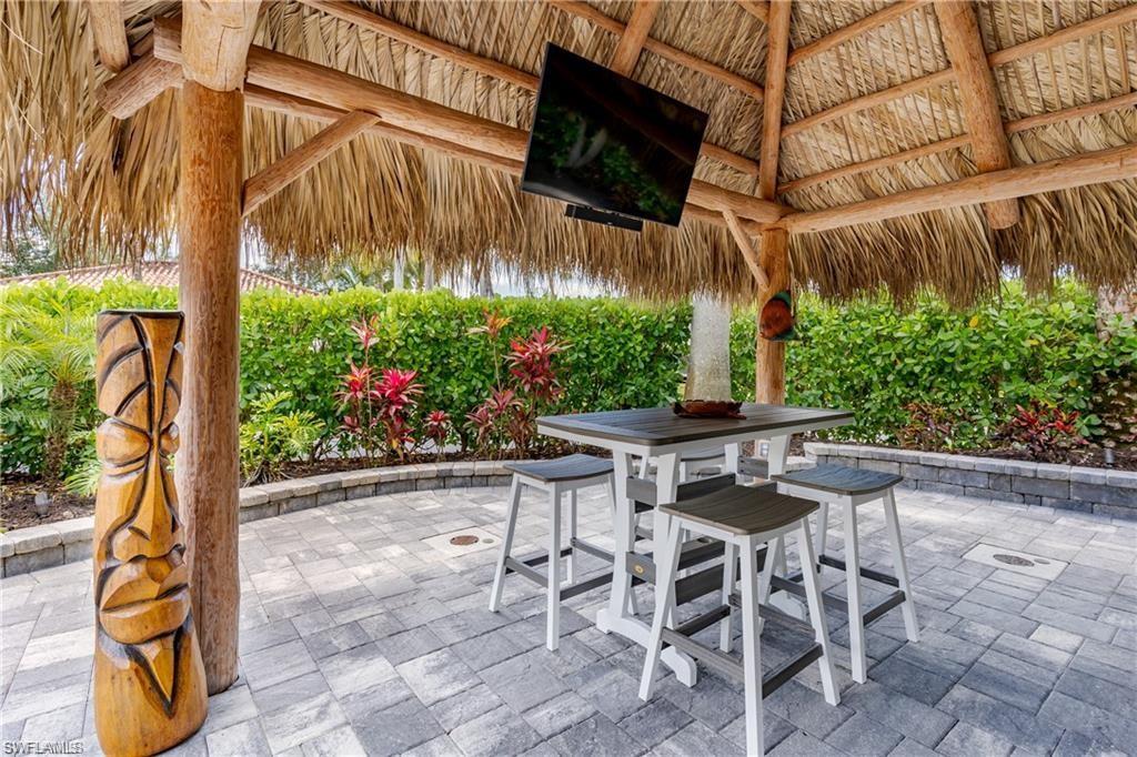 NAPLES MOTORCOACH RESORT - Land