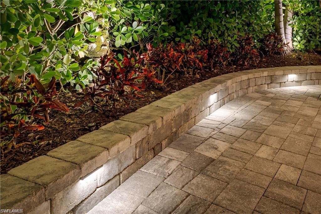 NAPLES MOTORCOACH RESORT - Land