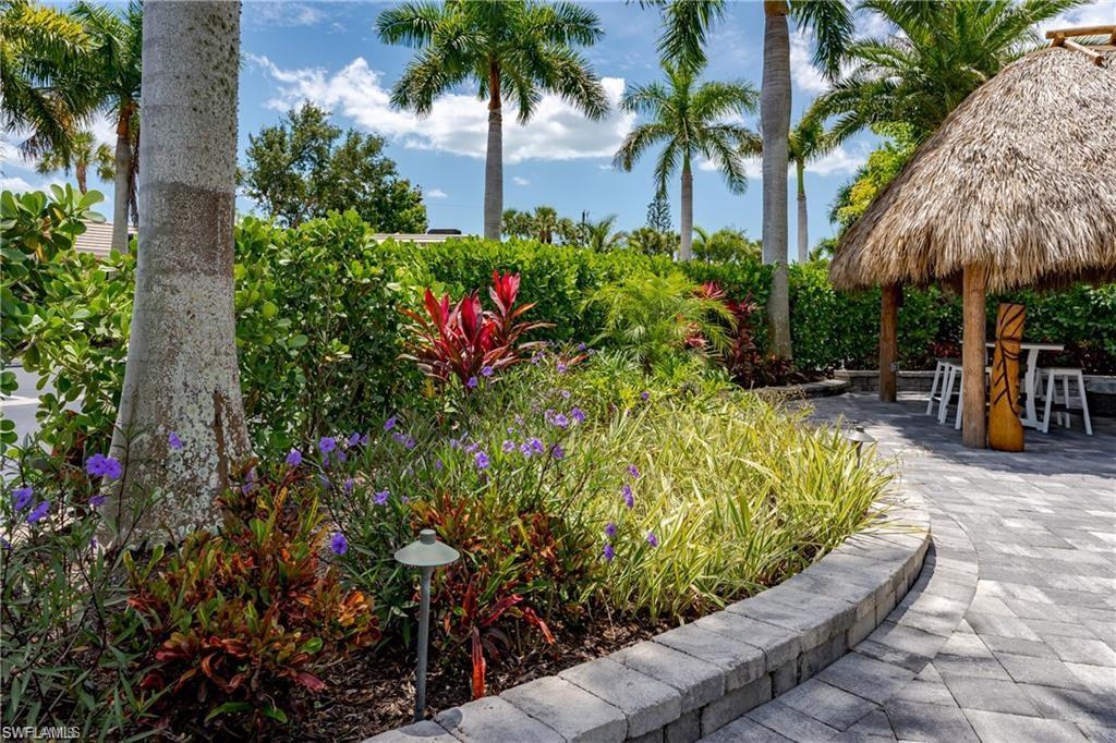 NAPLES MOTORCOACH RESORT - Land