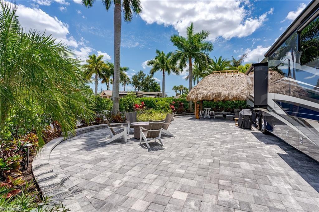 NAPLES MOTORCOACH RESORT - Land