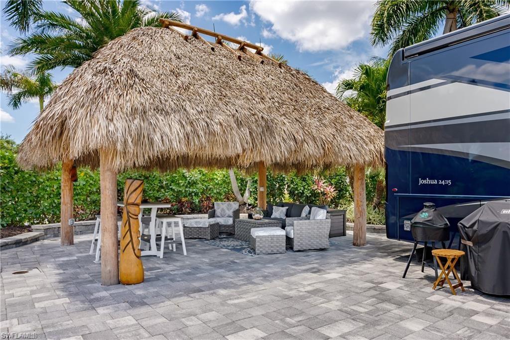 NAPLES MOTORCOACH RESORT - Land