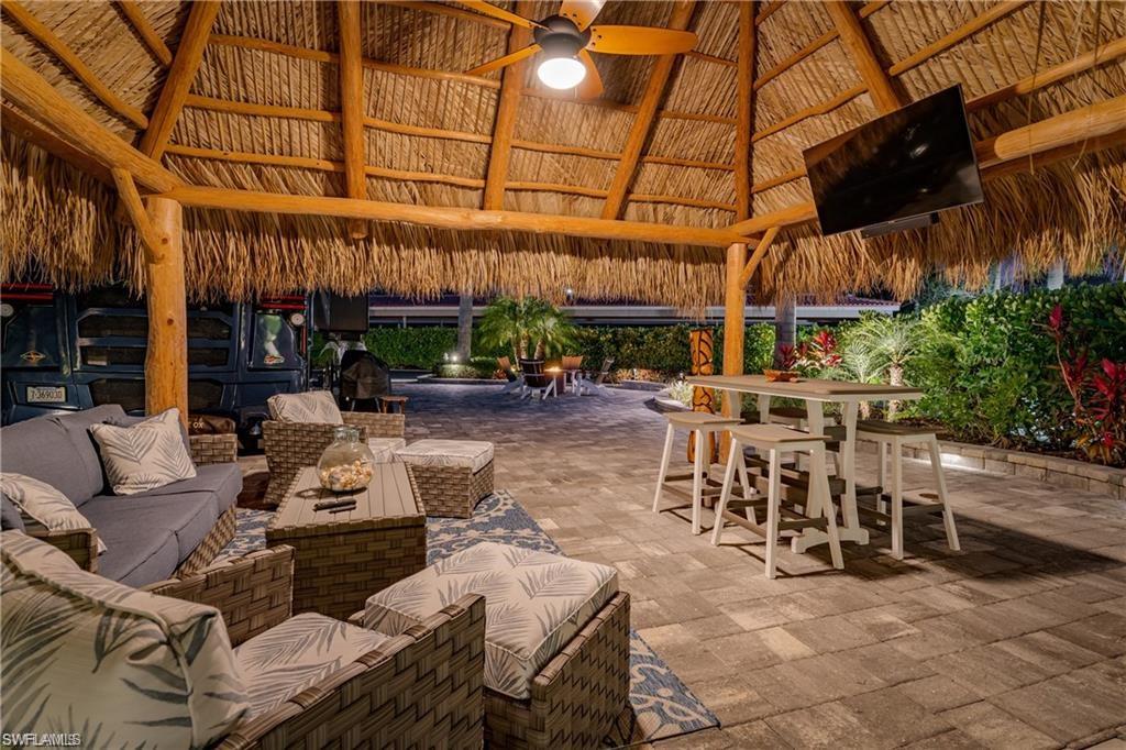 NAPLES MOTORCOACH RESORT - Land