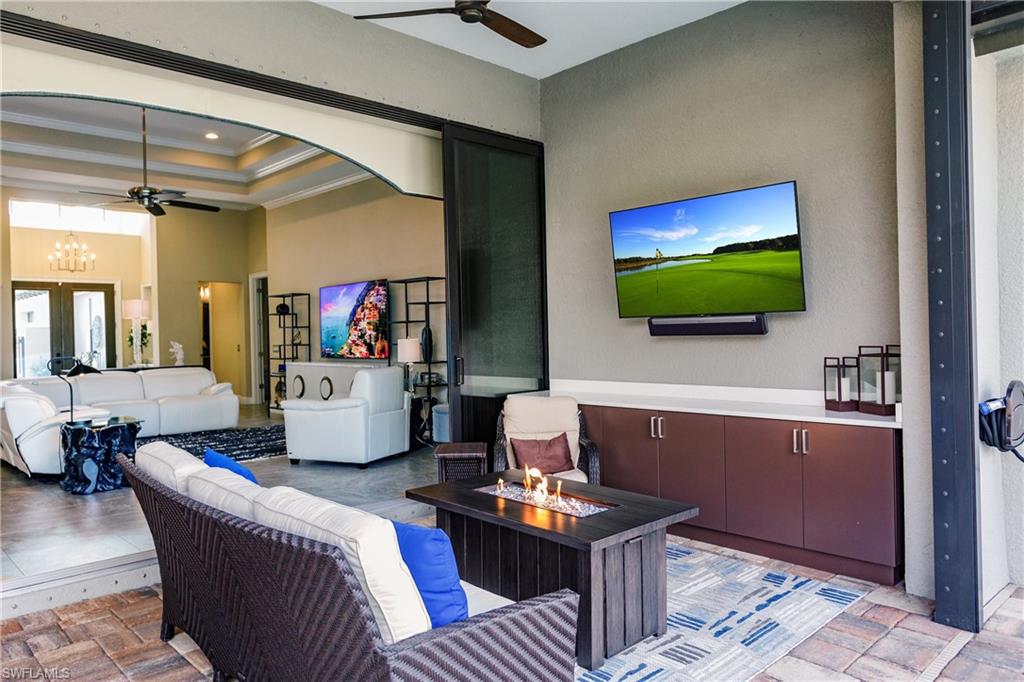 TWIN EAGLES - Residential