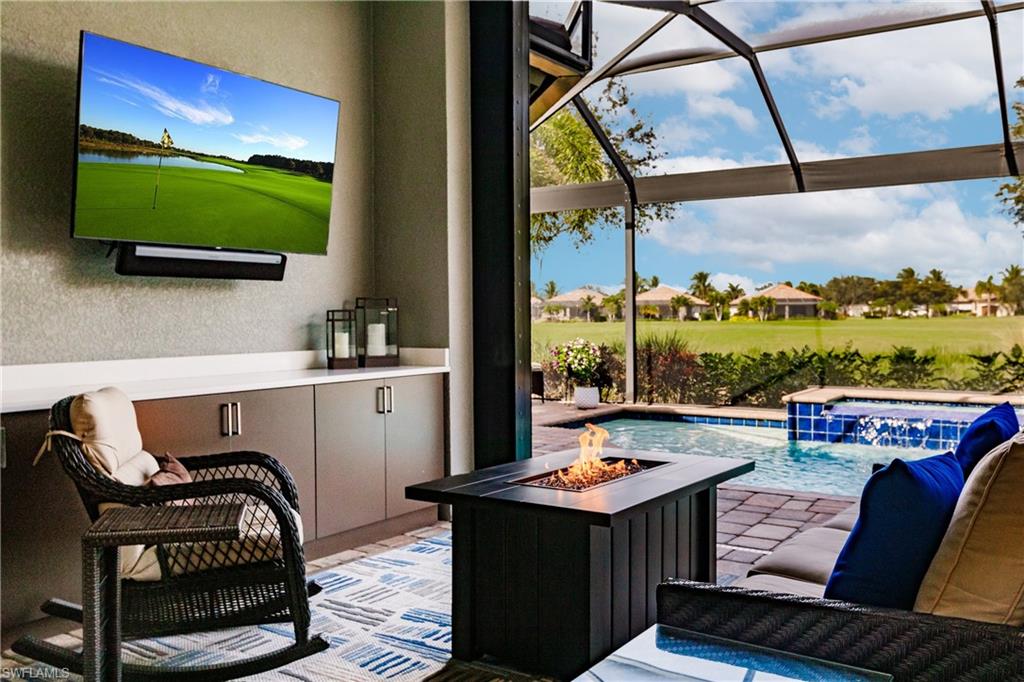 TWIN EAGLES - Residential