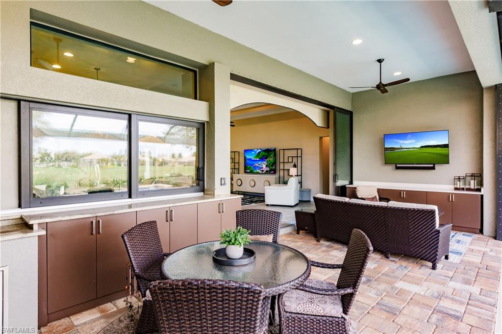 TWIN EAGLES - Residential