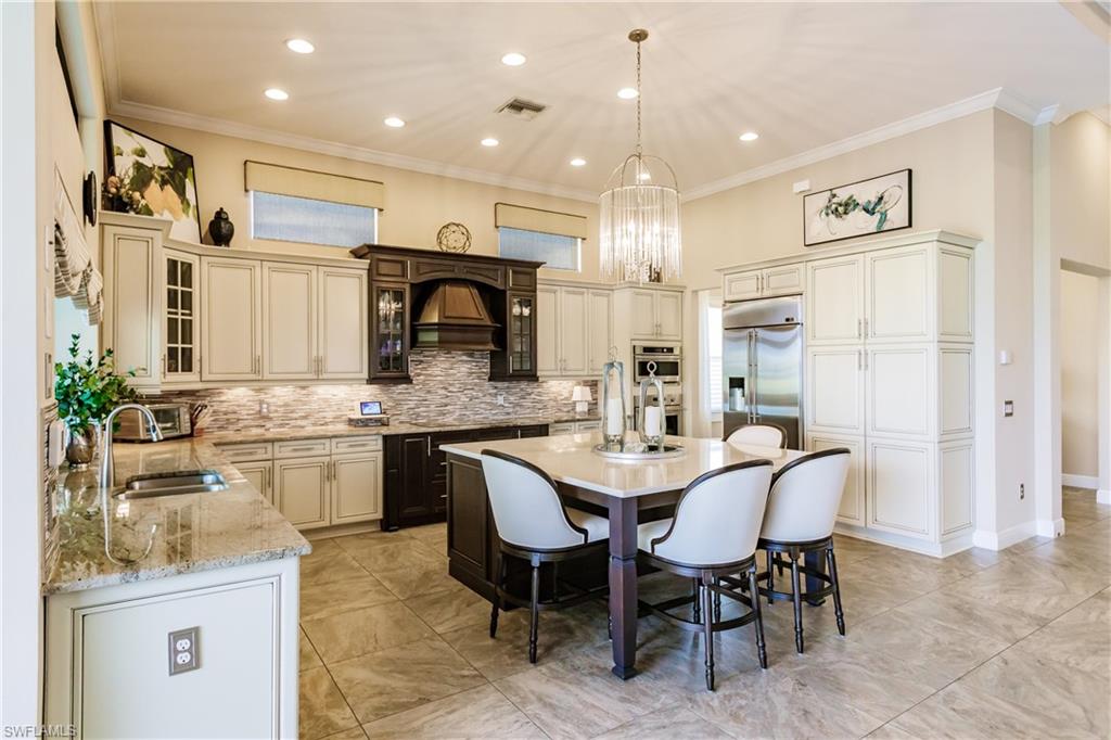 TWIN EAGLES - Residential