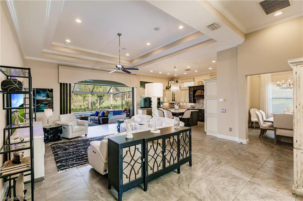 TWIN EAGLES - Residential