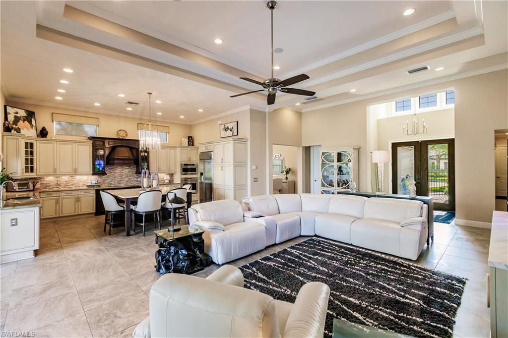 TWIN EAGLES - Residential