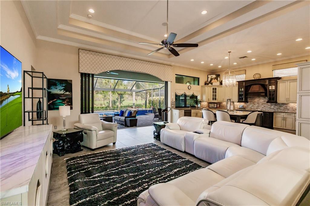 TWIN EAGLES - Residential