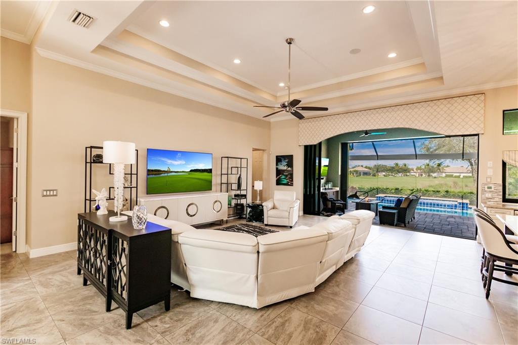 TWIN EAGLES - Residential