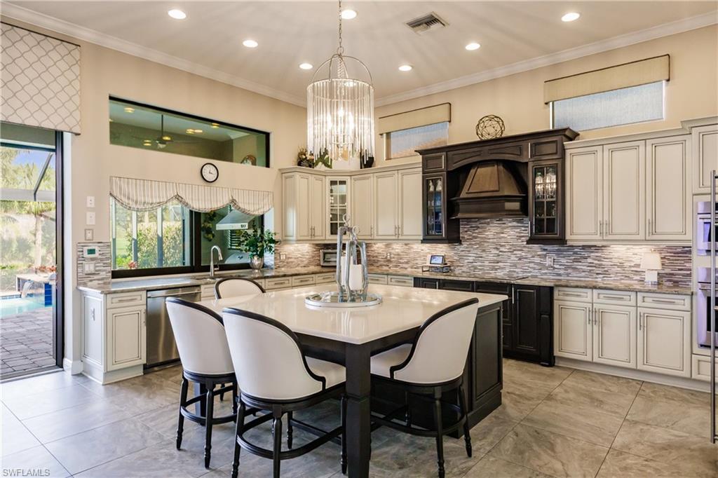 TWIN EAGLES - Residential