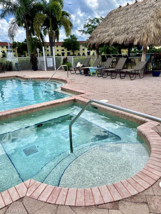 KEY ROYAL CONDOMINIUMS - Residential