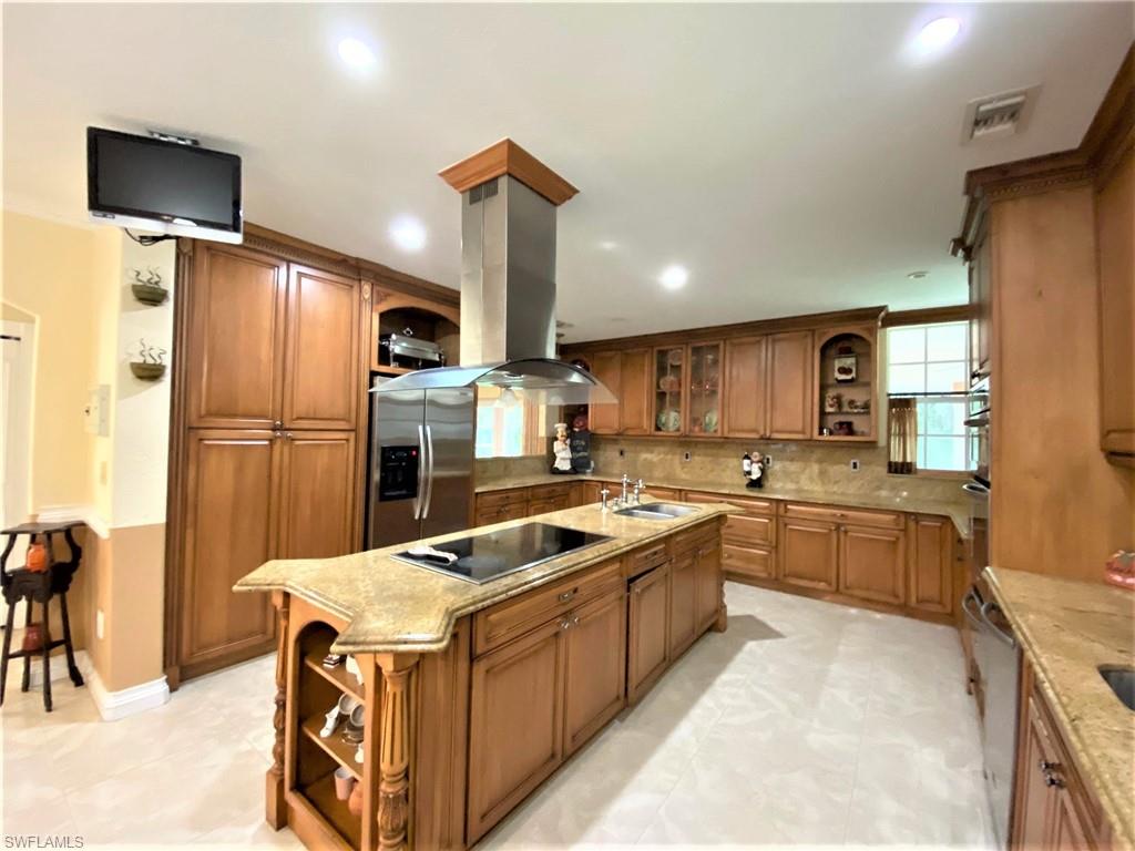 GOLDEN GATE ESTATES - Residential