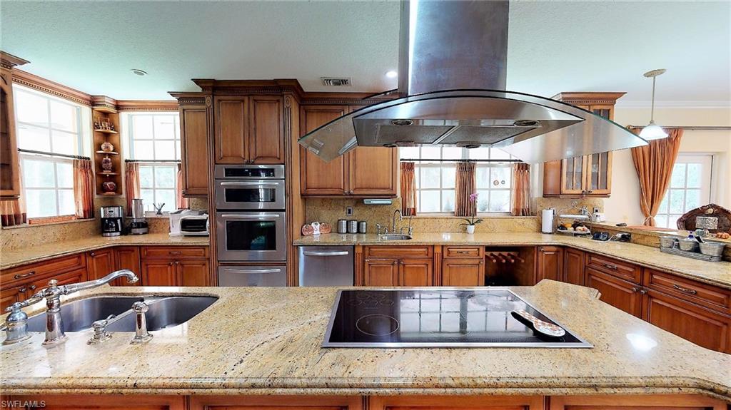 GOLDEN GATE ESTATES - Residential