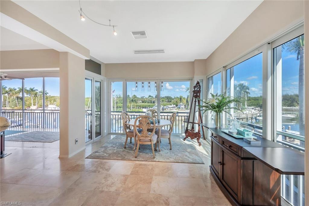 YACHT HARBOUR COVE - Residential