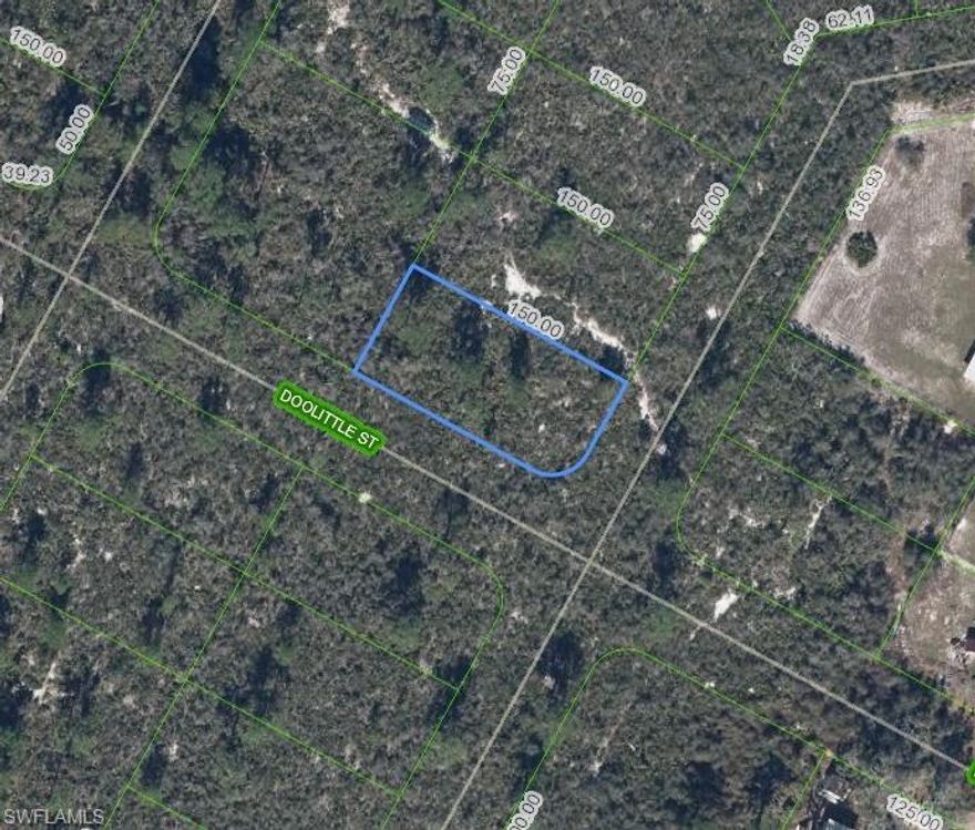 Residential lot located in Leisure Lakes offering privacy and a rural setting surrounded by natural vegetation. Ideal for a future homesite or investment. Area is lightly developed with no HOA and located within driving distance to town amenities.