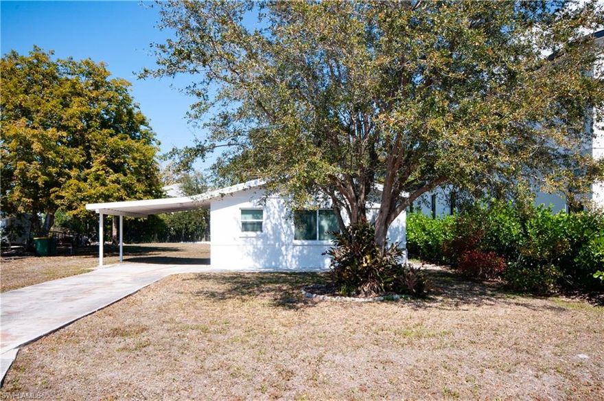 Single family Home totally RENOVATED  IN BAYSHORE COMMUNITY CRAIGS SUBDIVISION OFFERS THIS SINGLE FAMILY HOME COMPLETELY RENOVATED INSIDE AND OUT.NEW WINDOWS, FLOORING, KITCHEN BATHS, TWO BEDROOM, TWO BATH AND OPEN FLOOR PLAN LIVING, DINING, KITCHEN.  LARGE YARD, COVERED PARKING, WASHER DRYER AND STORAGE ROOM IN BACK OF HOUSE. BAYSHORE OFFERS MANY AMENITIES LIKE RESTAURANTS, ART GALLERIES, NURSERY, CHILD CARE, BOTANICAL GARDENS, SHOPPING CENTER CLOSE BY. 
PET FRIENDLY!!