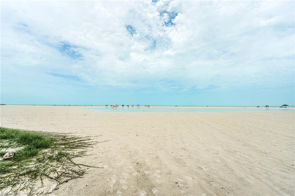 6620 Estero BLVD 804