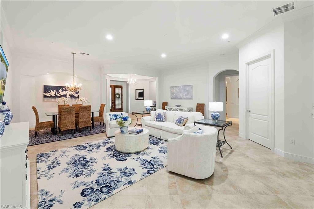 28540 Calabria CT 102