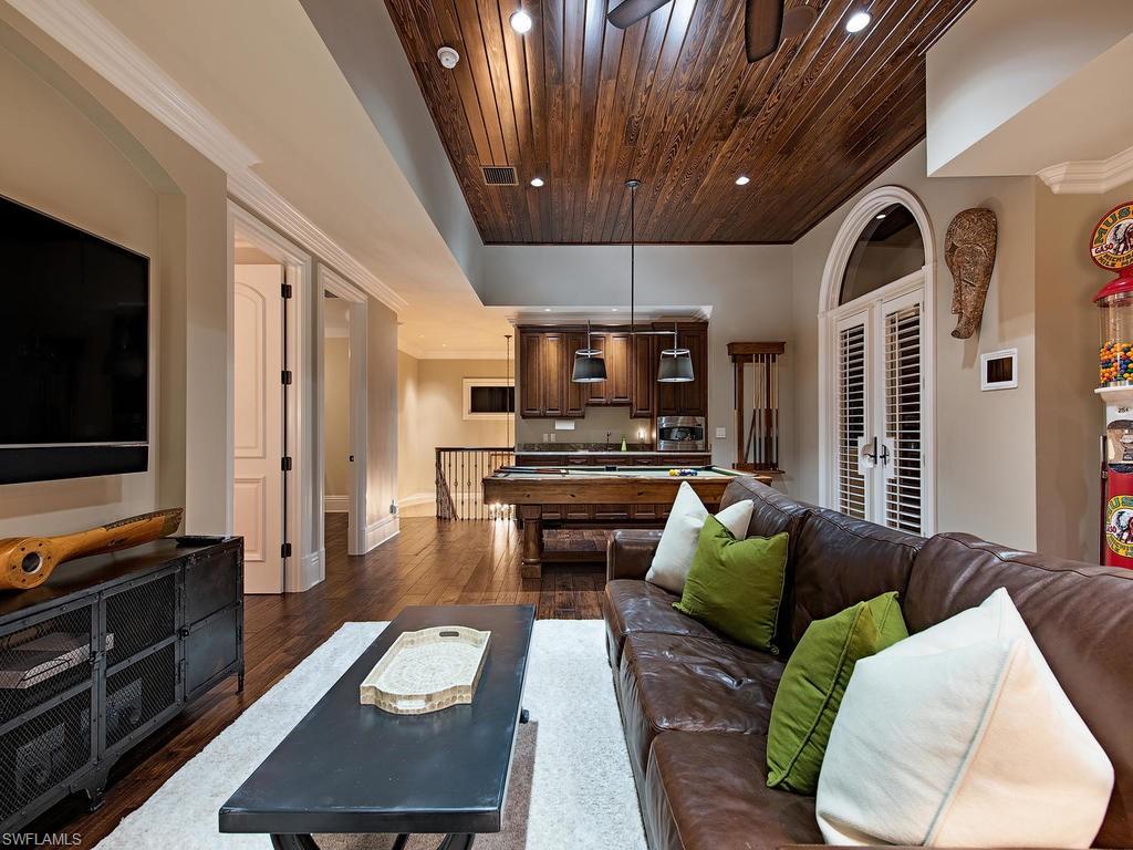 MOORINGS - Residential