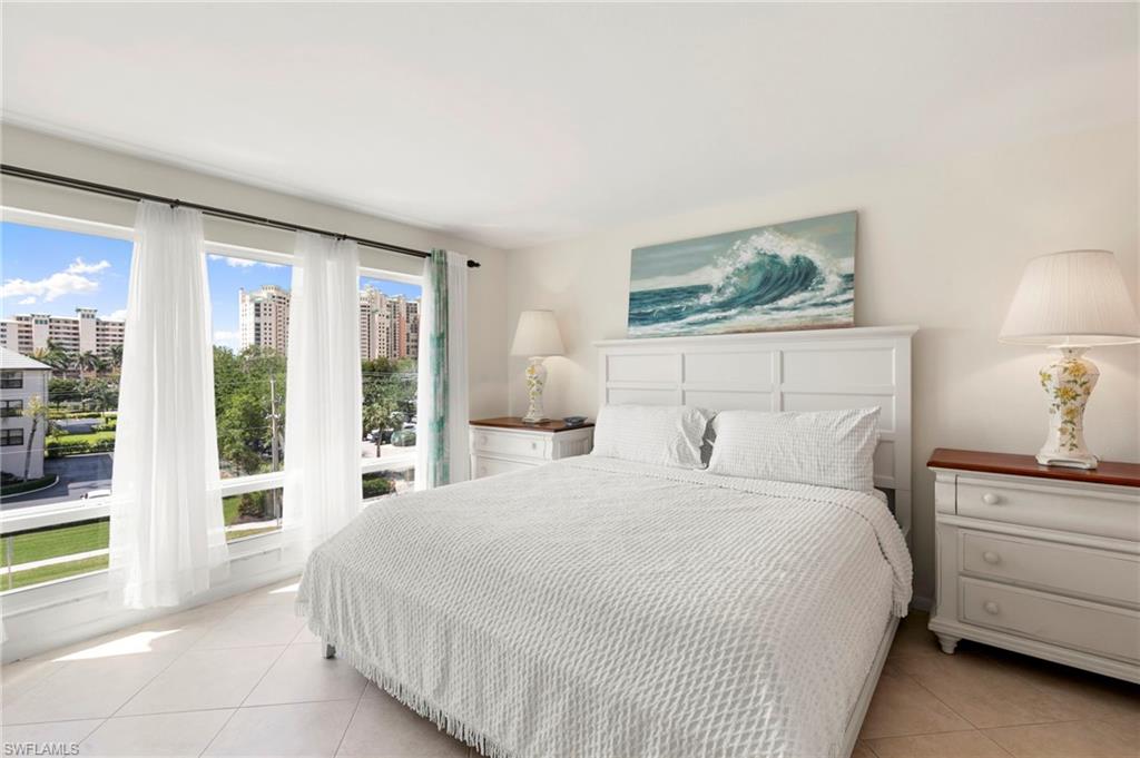 MARISOL PLAZA - Residential