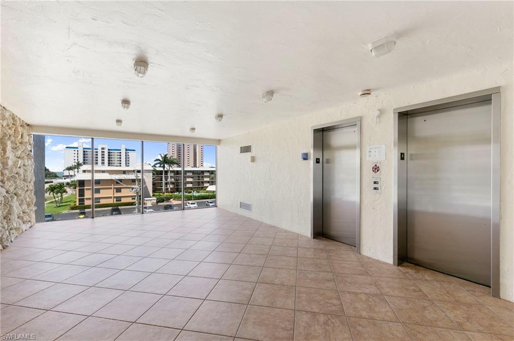 MARISOL PLAZA - Residential