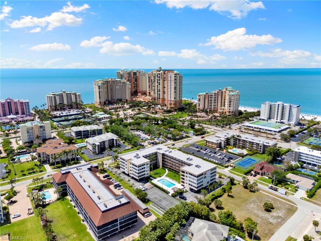 MARISOL PLAZA - Residential