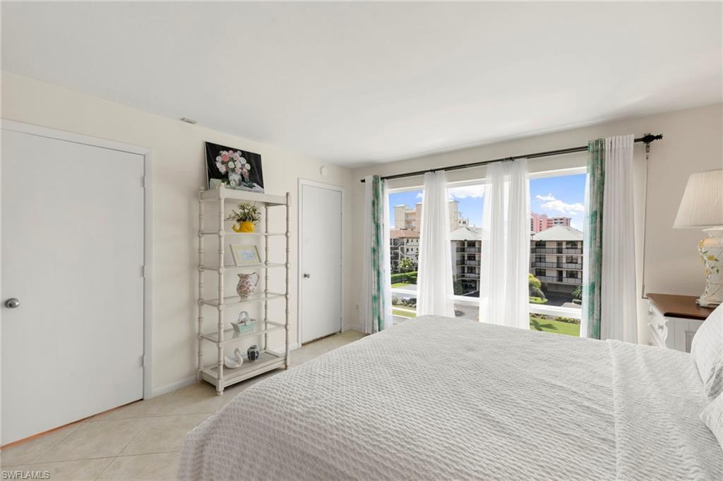 MARISOL PLAZA - Residential