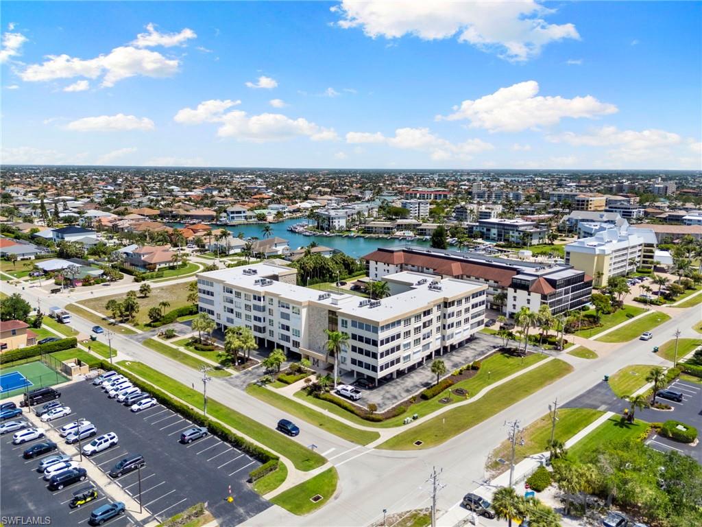 MARISOL PLAZA - Residential