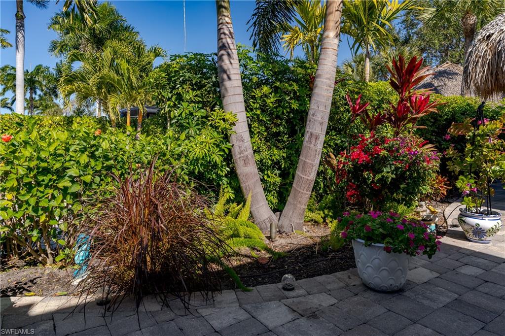 NAPLES MOTORCOACH RESORT - Land