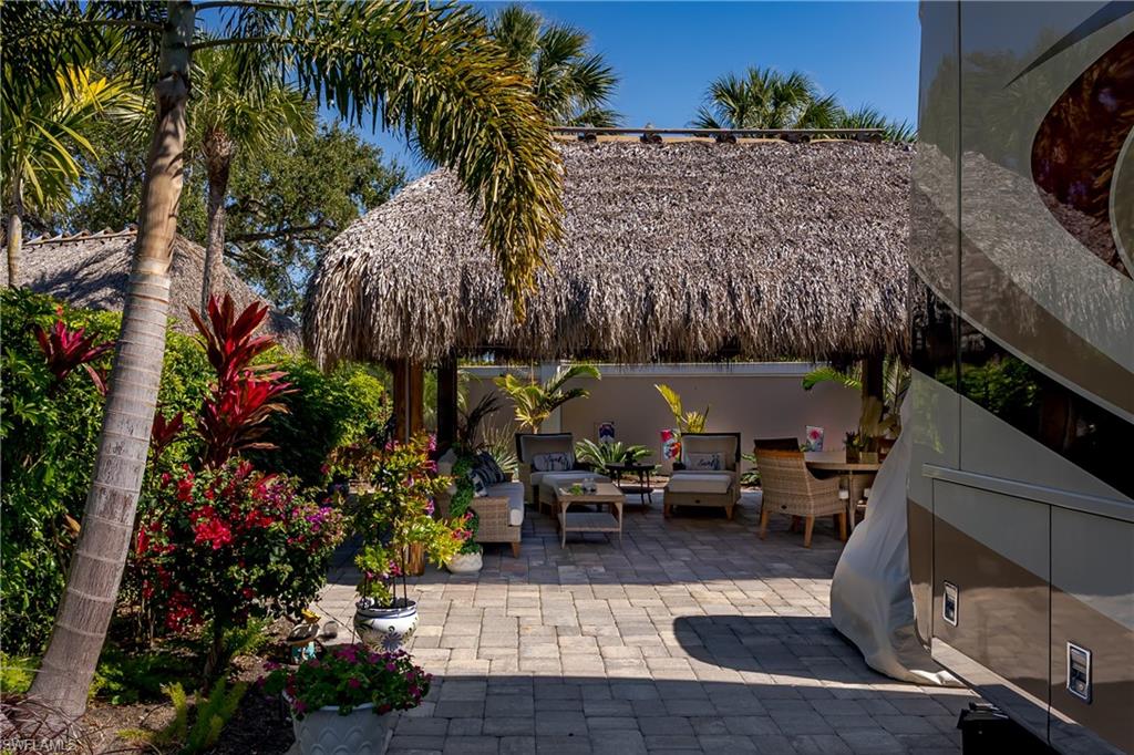 NAPLES MOTORCOACH RESORT - Land