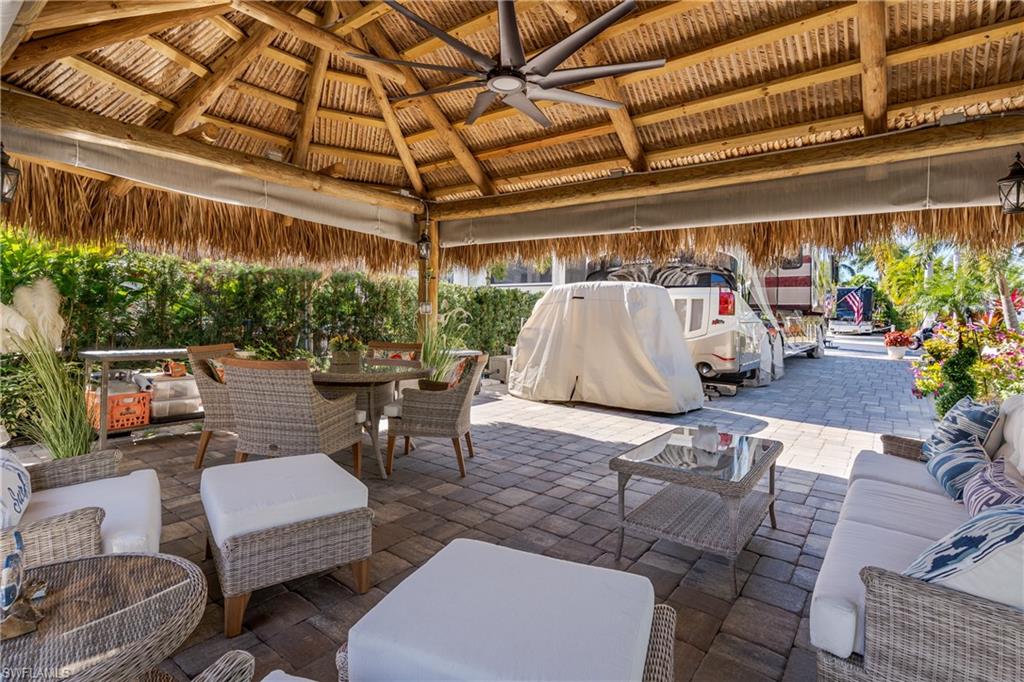 NAPLES MOTORCOACH RESORT - Land