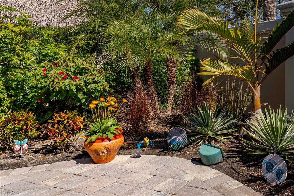 NAPLES MOTORCOACH RESORT - Land