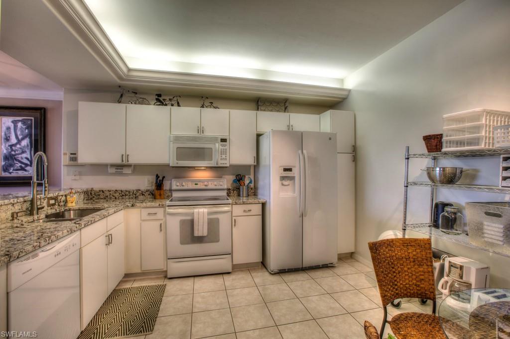 HIDDEN LAKES - Residential