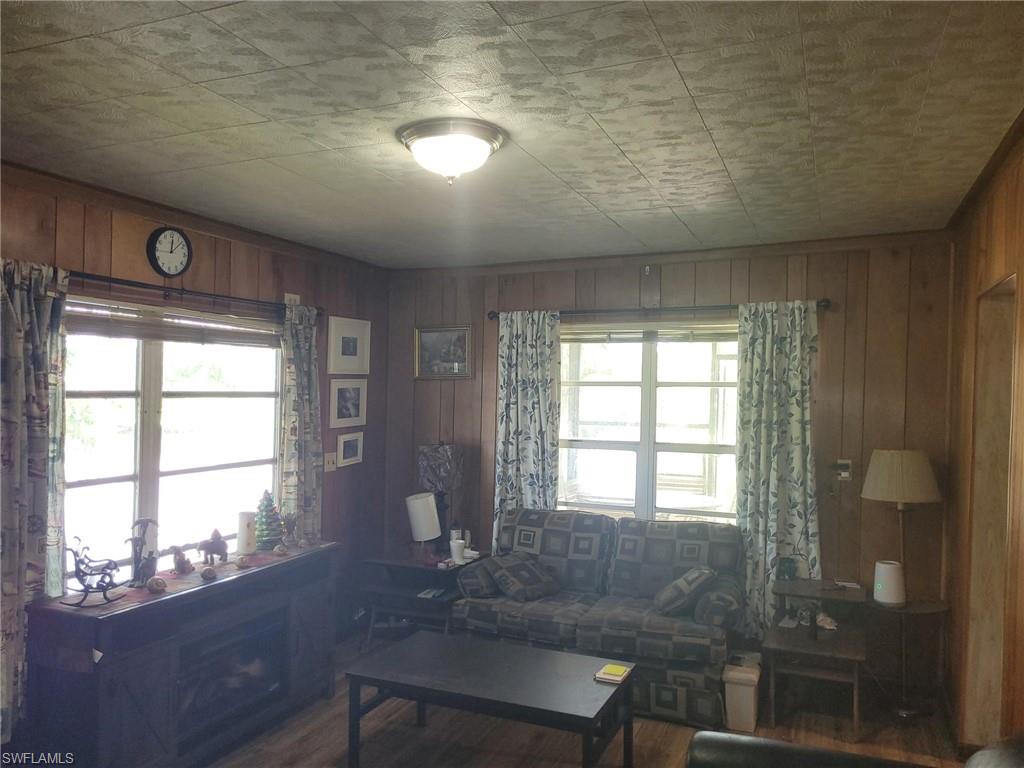 MOORE HAVEN - Residential