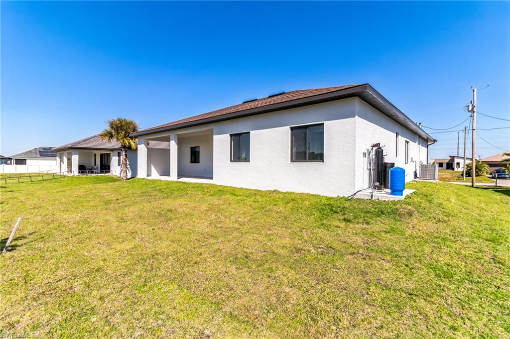 CAPE CORAL - Residential