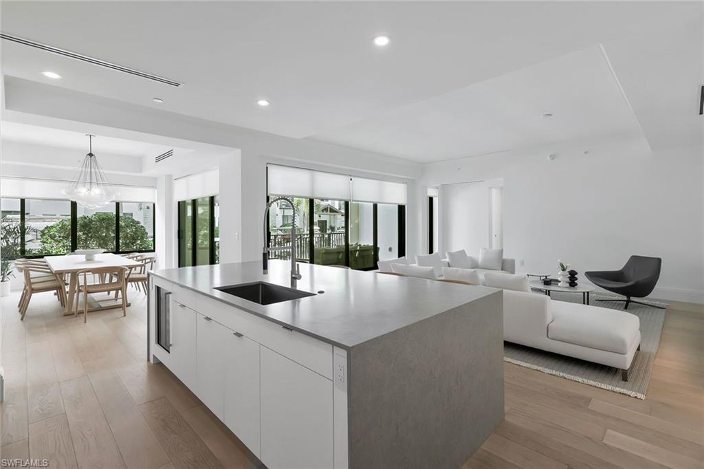 QUATTRO AT NAPLES SQUARE - Residential