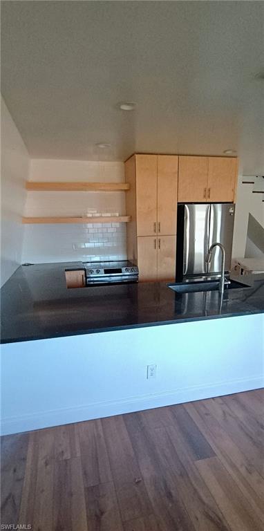 HOLEUSA ESTATES - Residential