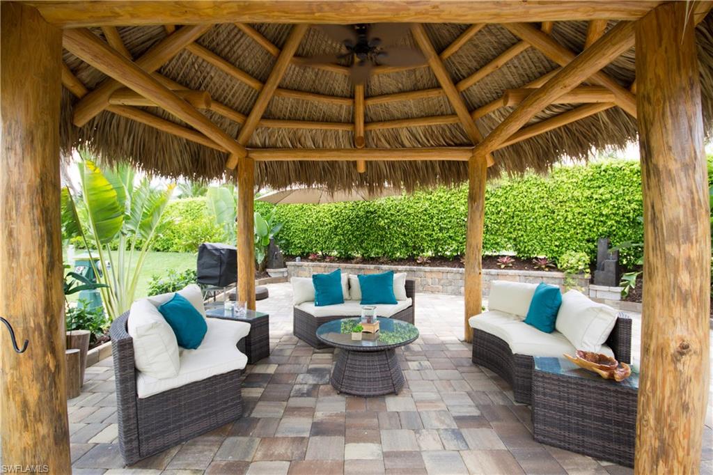 NAPLES MOTORCOACH RESORT - Land