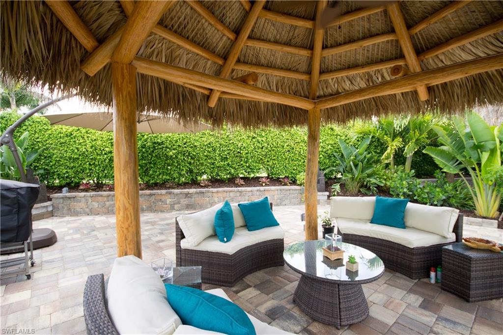 NAPLES MOTORCOACH RESORT - Land