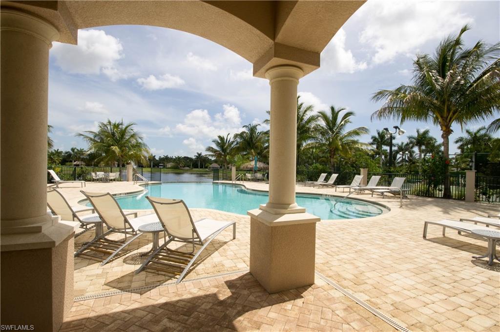 NAPLES MOTORCOACH RESORT - Land