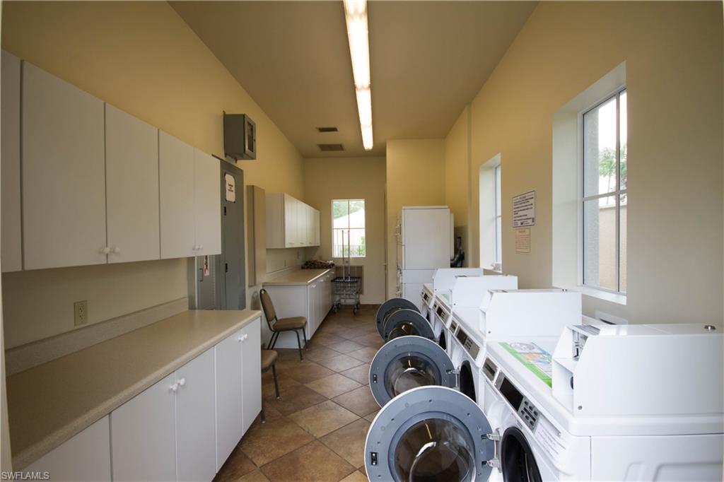 NAPLES MOTORCOACH RESORT - Land