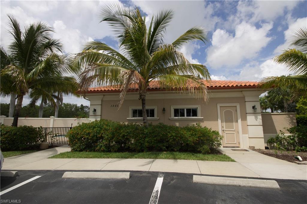 NAPLES MOTORCOACH RESORT - Land