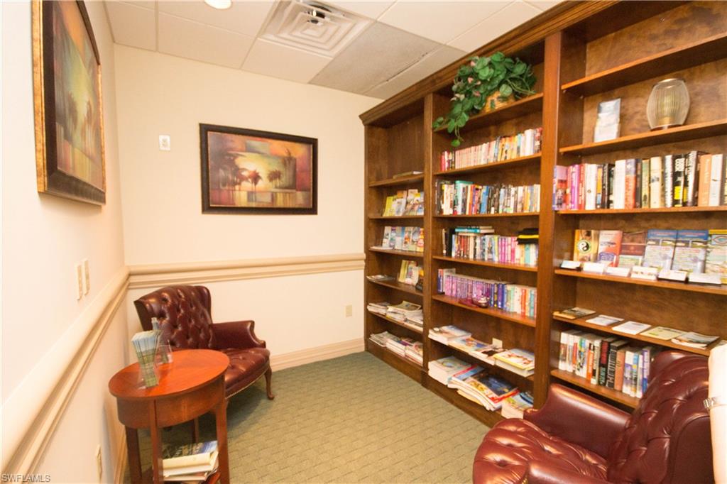 NAPLES MOTORCOACH RESORT - Land