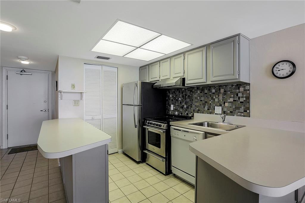 SEA WINDS OF MARCO - Residential